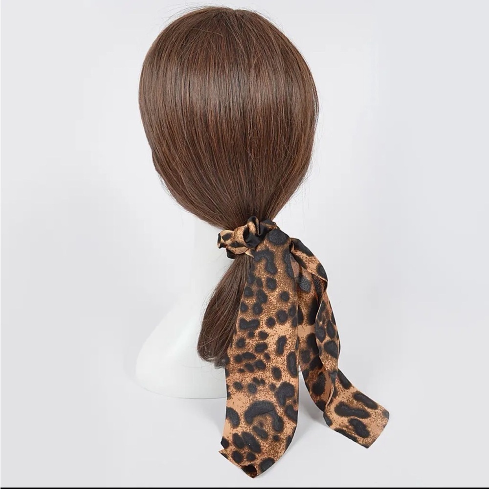 Leopard Hair Tie - Picture 3 of 3